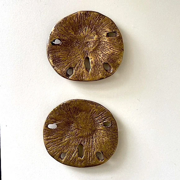 2 brass Sand Dollar Paperweights Coastal Beach Seaside Shells Decor - Picture 4 of 7